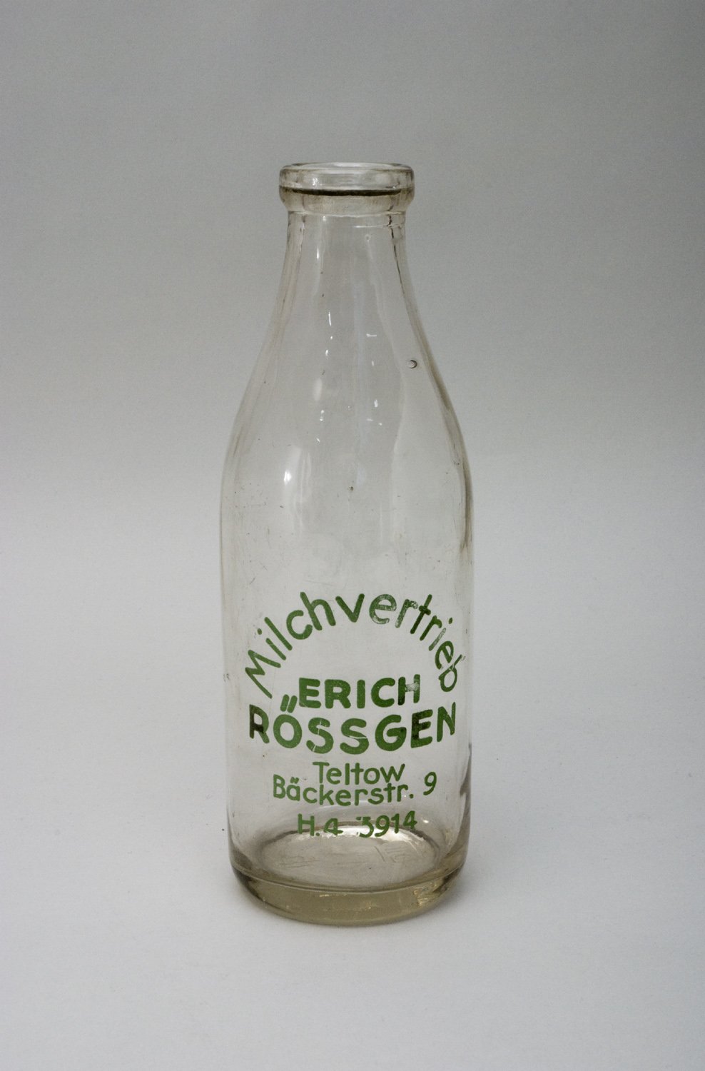 Literflasche "Milchvertrieb Erich Rössgen" (Stiftung Domäne Dahlem - Landgut und Museum, Weiternutzung nur mit Genehmigung des Museums CC BY-NC-SA)