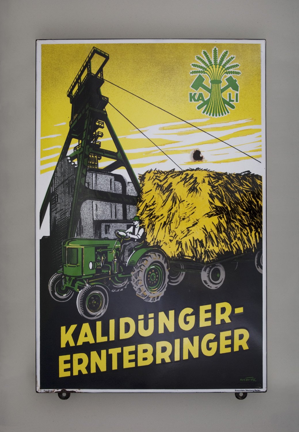 Reklameschild "Kalidünger Erntebringer" (Stiftung Domäne Dahlem - Landgut und Museum, Weiternutzung nur mit Genehmigung des Museums CC BY-NC-SA)