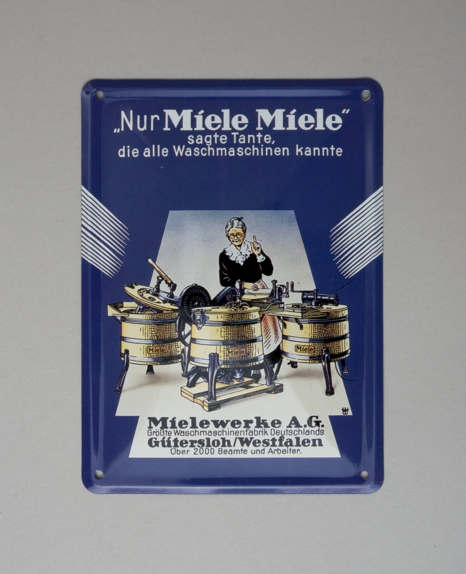 Reklameschild "Miele Waschmaschinen" (Stiftung Domäne Dahlem - Landgut und Museum, Weiternutzung nur mit Genehmigung des Museums CC BY-NC-SA)