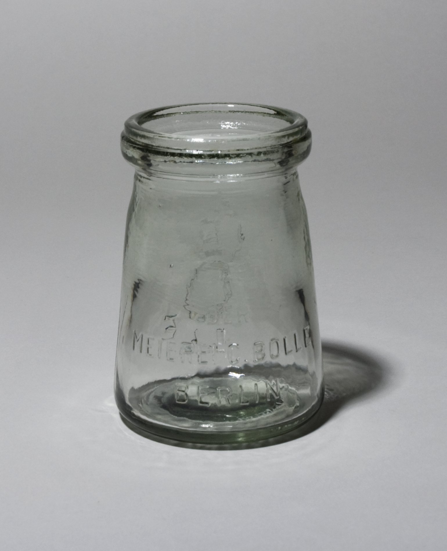 Joghurtglas "Meierei BOLLE" (Stiftung Domäne Dahlem - Landgut und Museum, Weiternutzung nur mit Genehmigung des Museums CC BY-NC-SA)