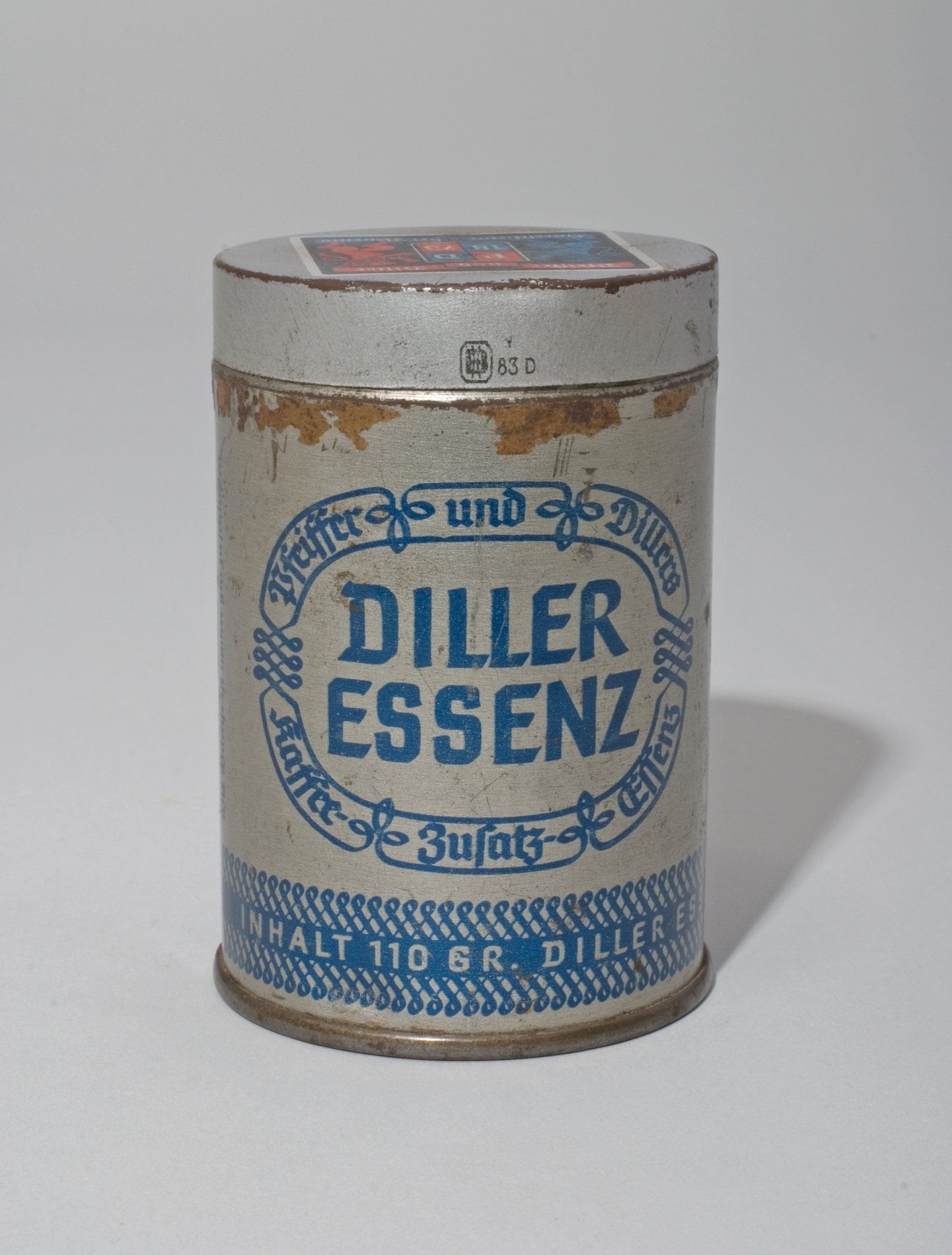 Dose für den Kaffee-Zusatz "Diller Essenz" (Stiftung Domäne Dahlem - Landgut und Museum, Weiternutzung nur mit Genehmigung des Museums CC BY-NC-SA)