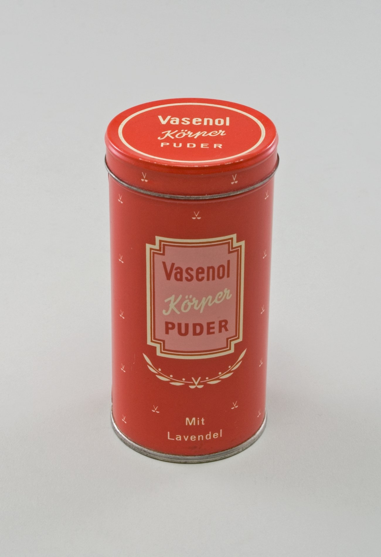 Dose "Vasenol- Körperpuder" (Stiftung Domäne Dahlem - Landgut und Museum, Weiternutzung nur mit Genehmigung des Museums CC BY-NC-SA)