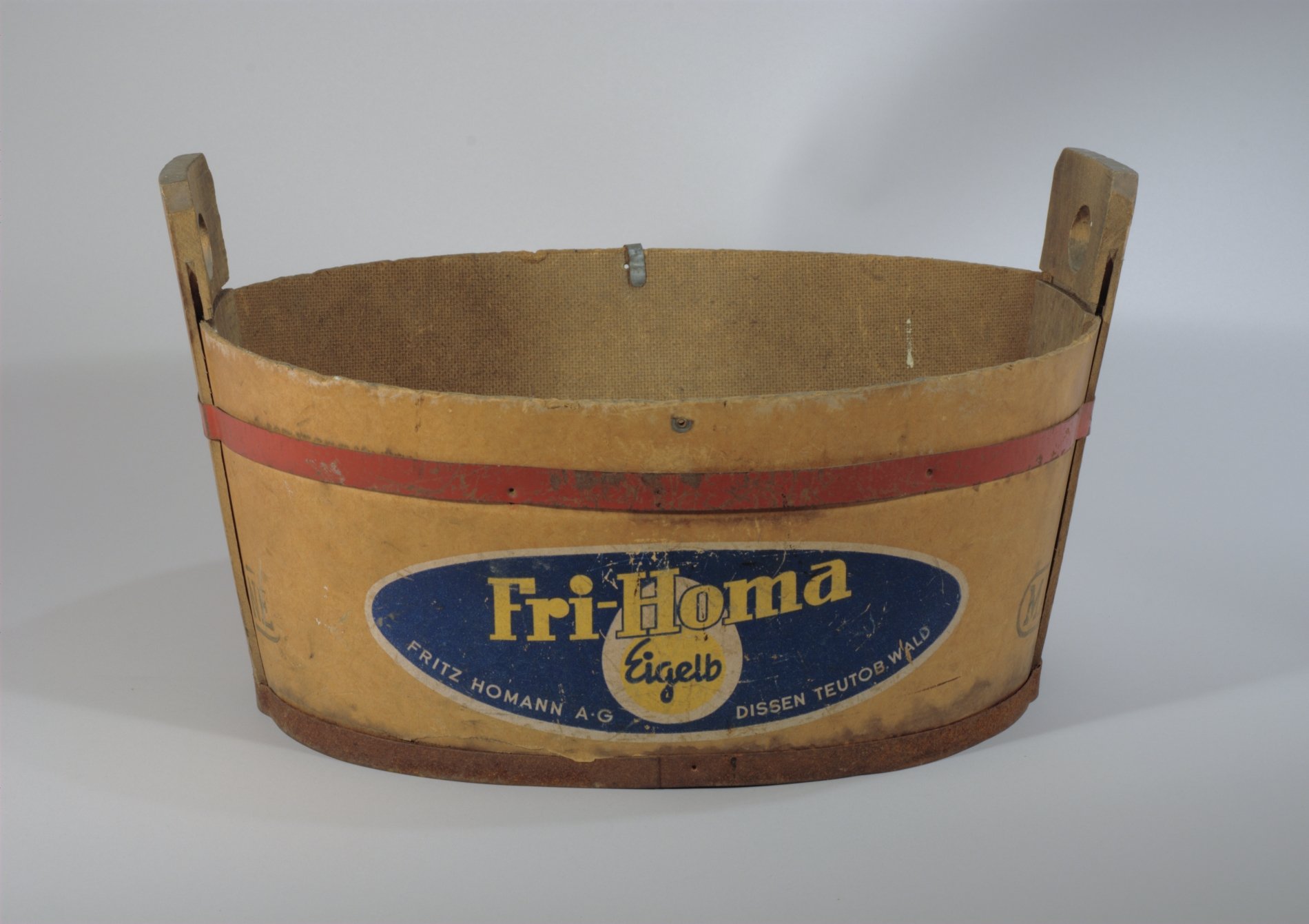 Margarine-Behälter aus Presspappe, von der Firma "Fri-Homa" (Stiftung Domäne Dahlem - Landgut und Museum, Weiternutzung nur mit Genehmigung des Museums CC BY-NC-SA)