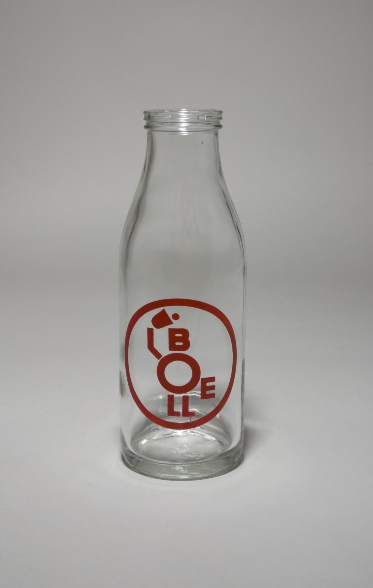 Zwei Milchflaschen "Bolle" (Stiftung Domäne Dahlem - Landgut und Museum, Weiternutzung nur mit Genehmigung des Museums CC BY-NC-SA)