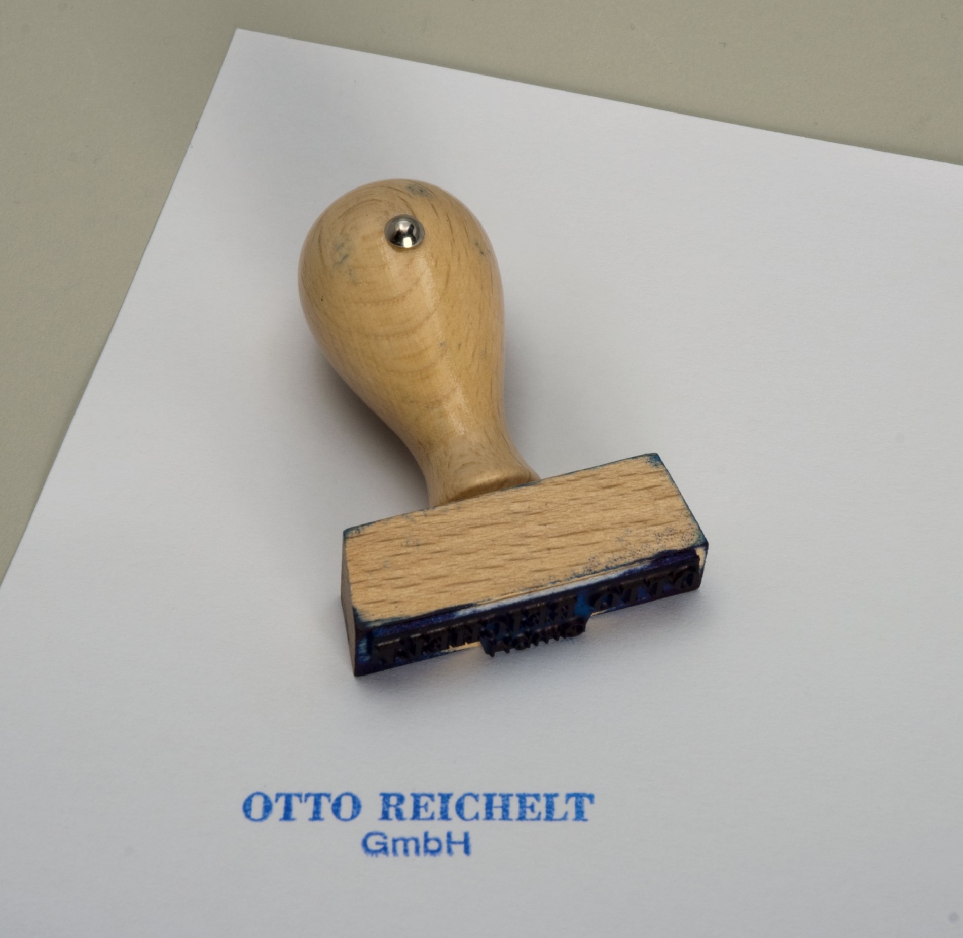 Stempel "Otto Reichelt GmbH" (Stiftung Domäne Dahlem - Landgut und Museum, Weiternutzung nur mit Genehmigung des Museums CC BY-NC-SA)