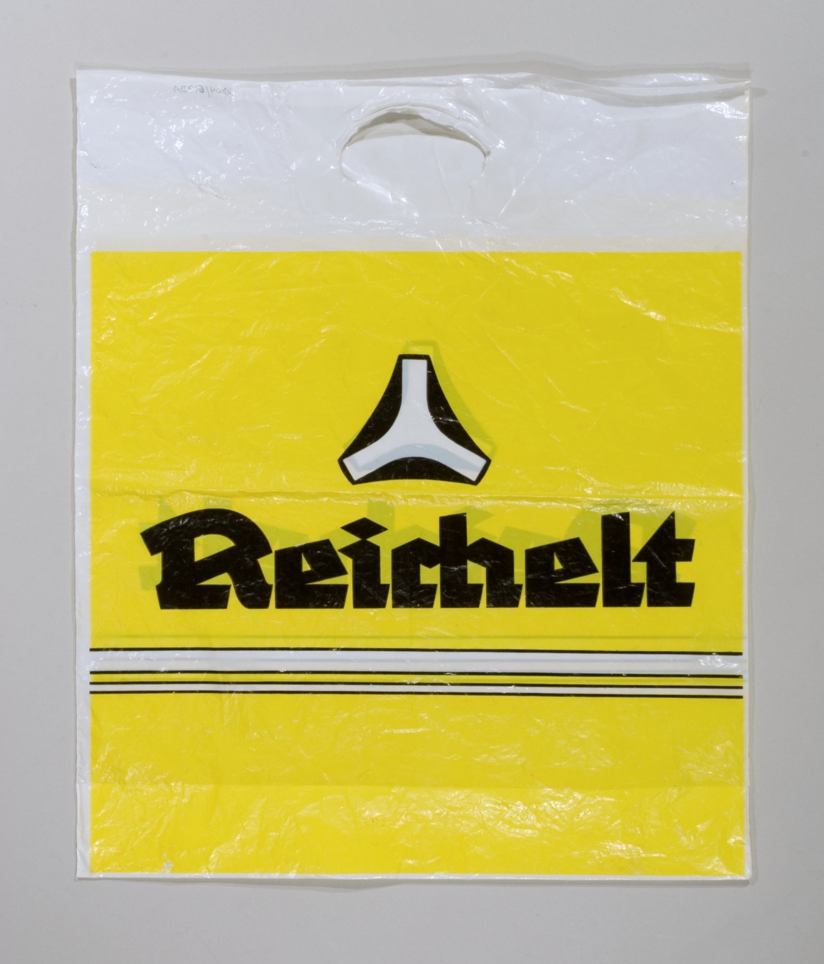 Plastiktragetasche der Firma "Reichelt" (Stiftung Domäne Dahlem - Landgut und Museum, Weiternutzung nur mit Genehmigung des Museums CC BY-NC-SA)