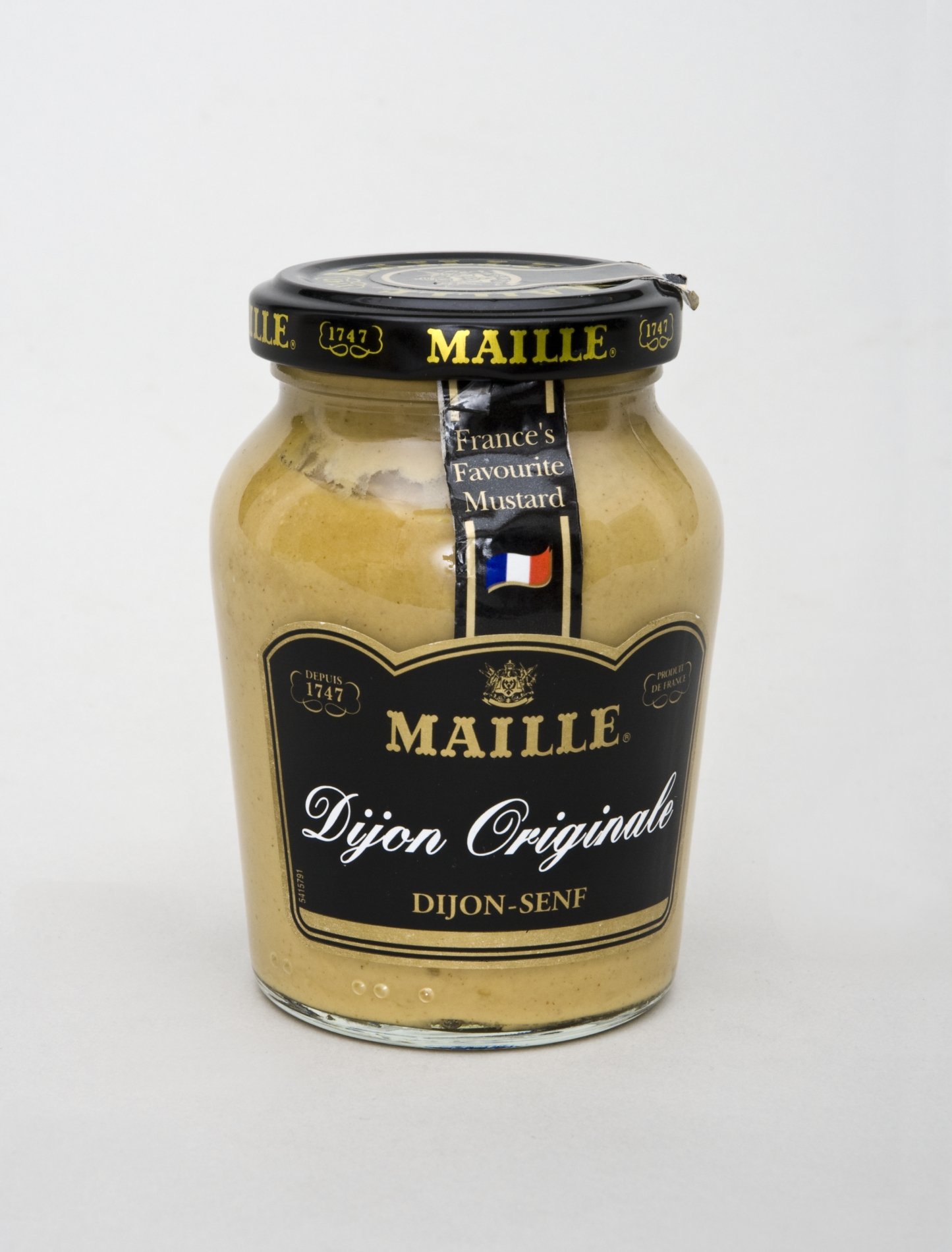 Einkauf Biolek: Glas "Dijon Originale" Senf der Firma "Maille" (Stiftung Domäne Dahlem - Landgut und Museum, Weiternutzung nur mit Genehmigung des Museums CC BY-NC-SA)