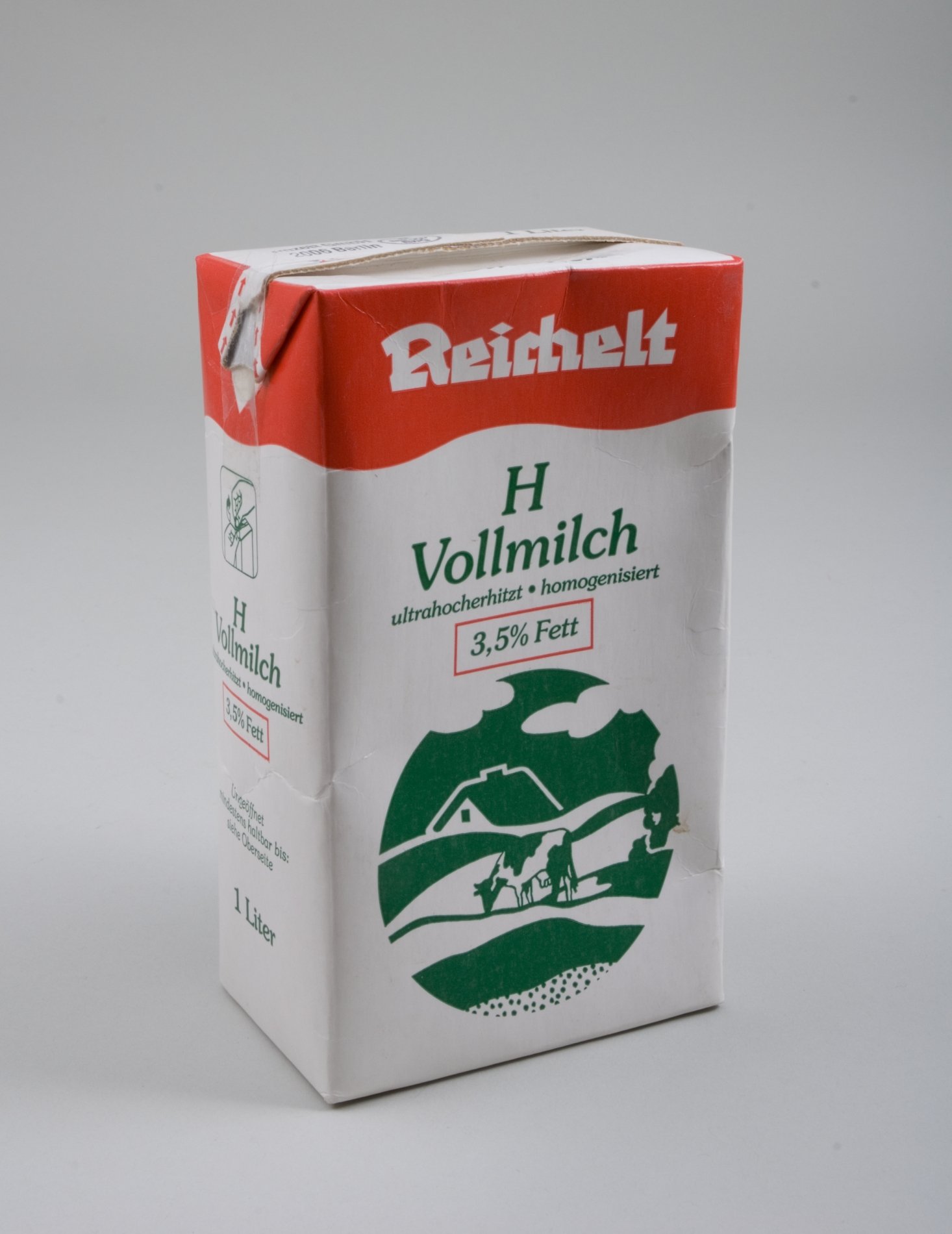 Warenmuster "H Milch" - 3,5 % Fett - der Firma "Reichelt" (Stiftung Domäne Dahlem - Landgut und Museum, Weiternutzung nur mit Genehmigung des Museums CC BY-NC-SA)