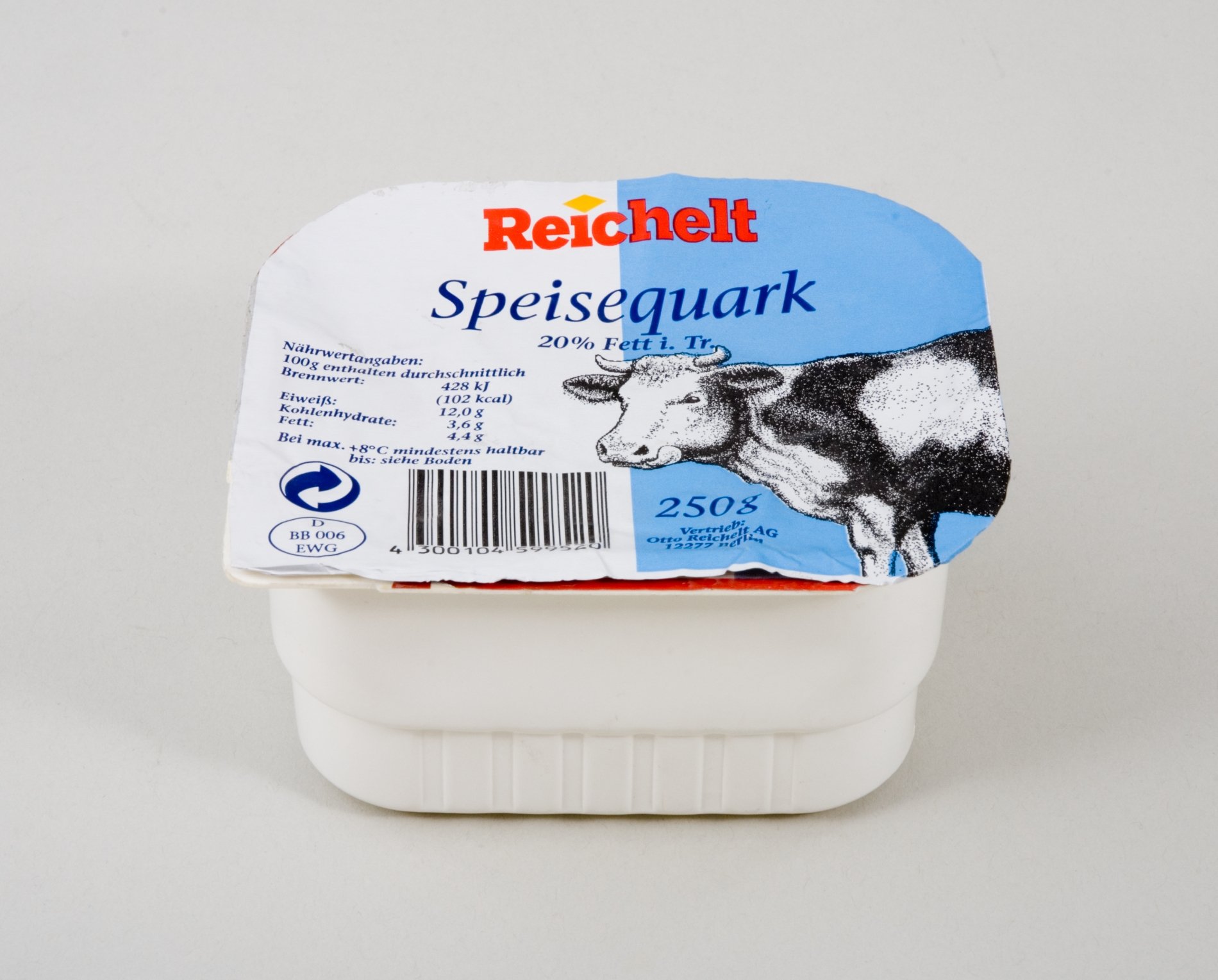 Warenmuster " Speisequark" 20% Fett der Firma "Reichelt" (Stiftung Domäne Dahlem - Landgut und Museum, Weiternutzung nur mit Genehmigung des Museums CC BY-NC-SA)