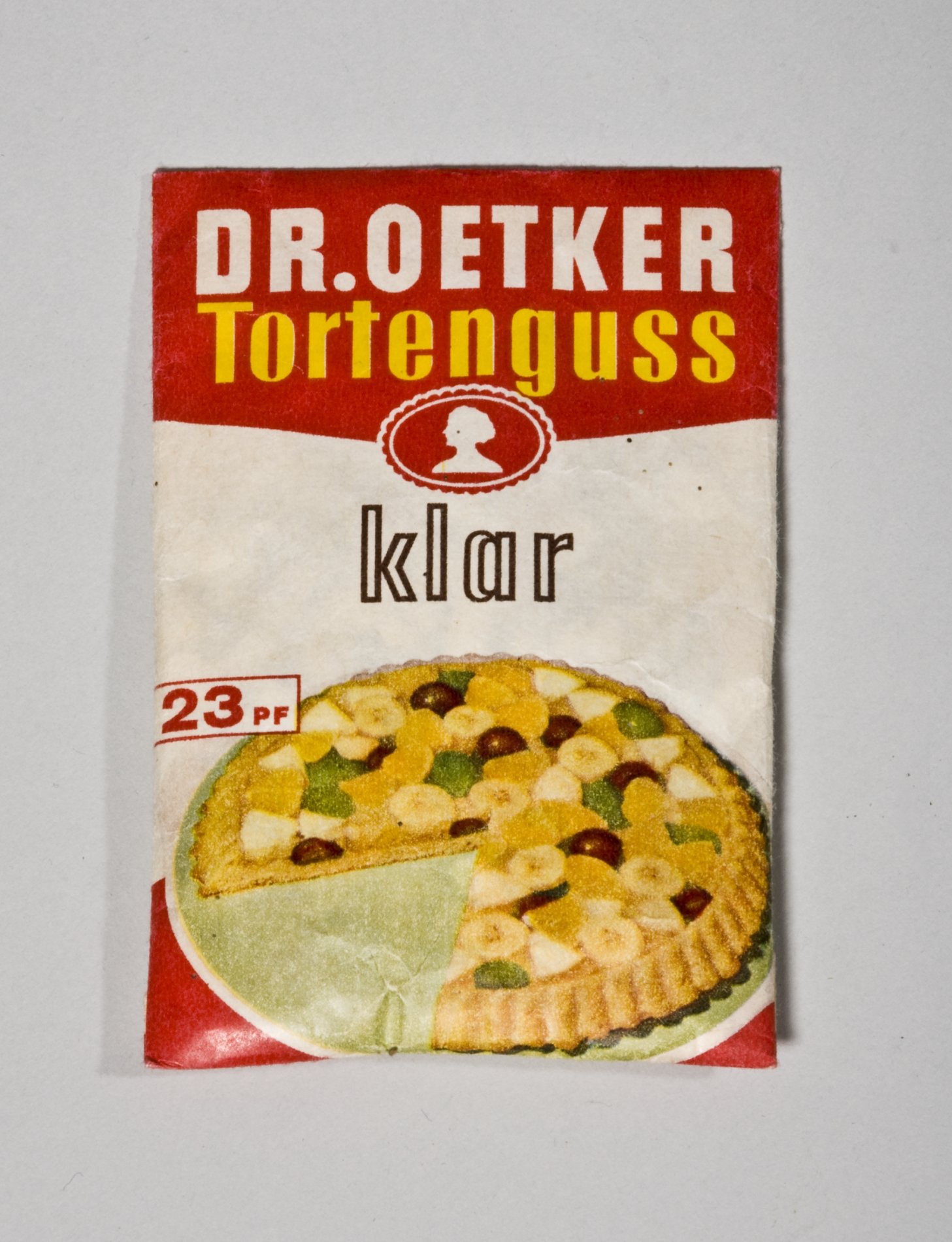 Päckchen "Tortenguss klar" von "Dr. Oetker" (Stiftung Domäne Dahlem - Landgut und Museum, Weiternutzung nur mit Genehmigung des Museums CC BY-NC-SA)