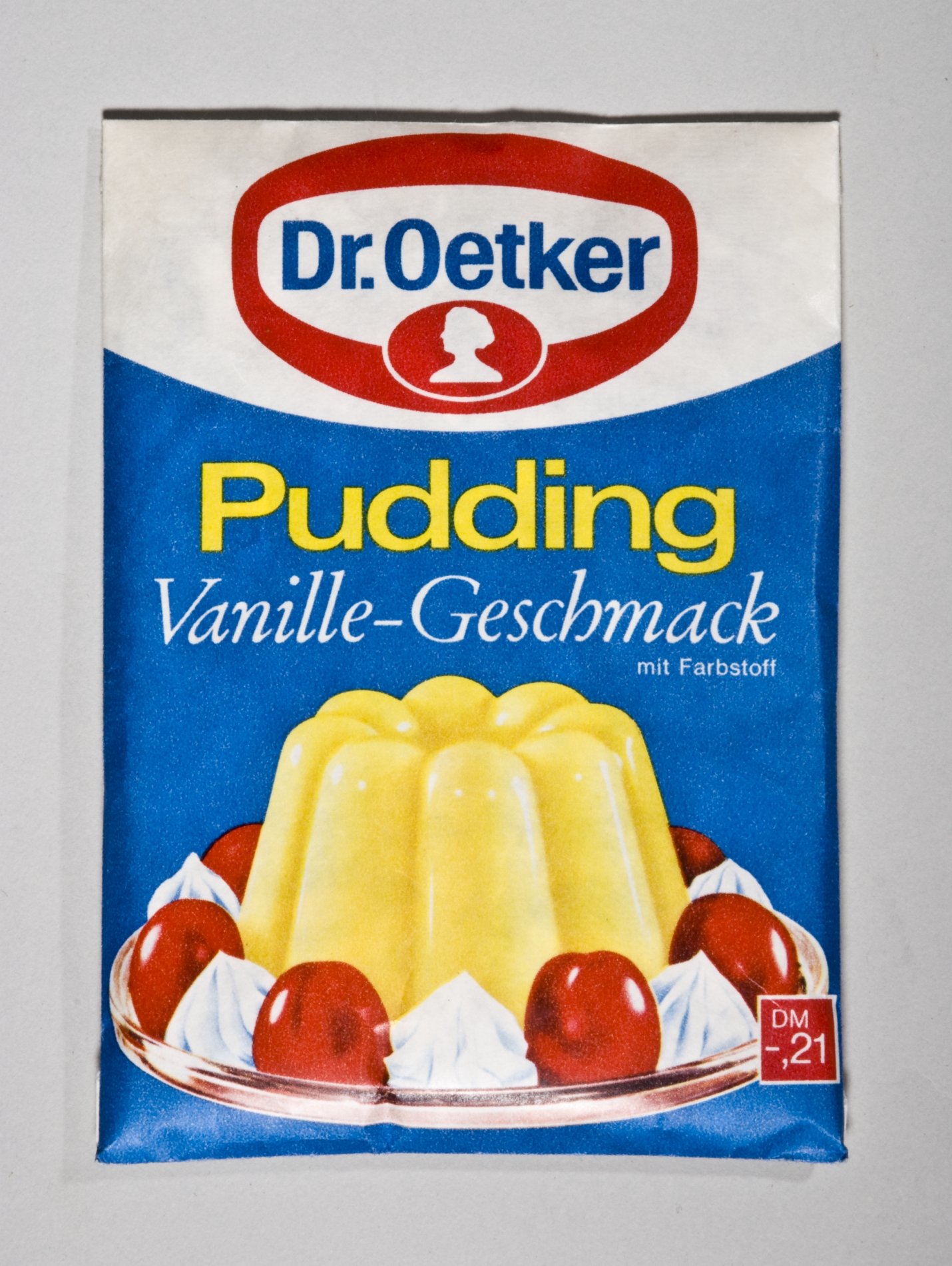 Päckchen "Pudding Vanille-Geschmack" von "Dr. Oetker" (Stiftung Domäne Dahlem - Landgut und Museum, Weiternutzung nur mit Genehmigung des Museums CC BY-NC-SA)