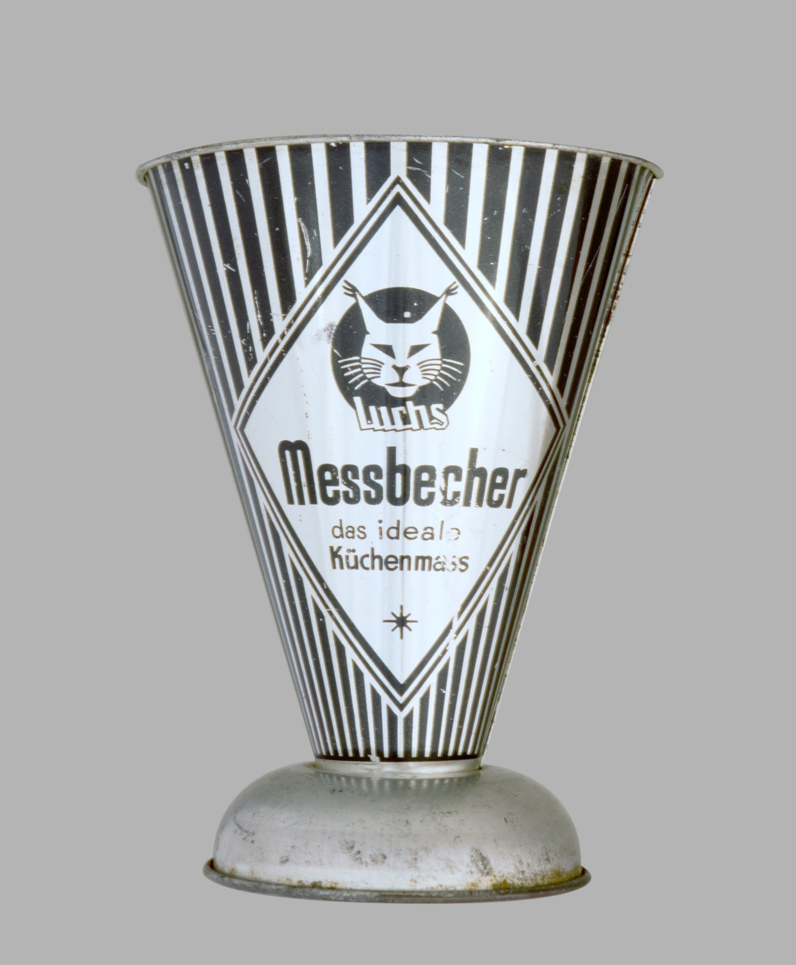 "Luchs-Messbecher" (Stiftung Domäne Dahlem - Landgut und Museum, Weiternutzung nur mit Genehmigung des Museums CC BY-NC-SA)