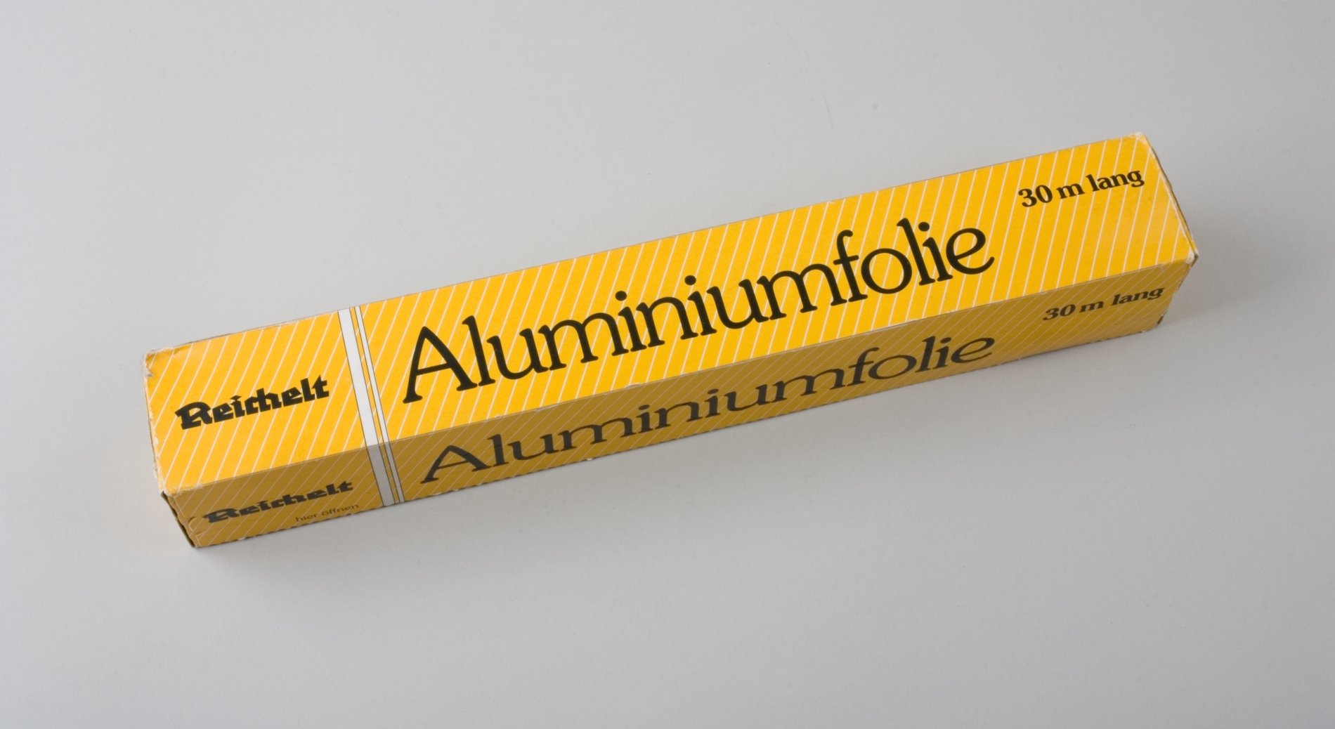 Verpackung Aluminiumfolie der Firma "Reichelt" (Stiftung Domäne Dahlem - Landgut und Museum, Weiternutzung nur mit Genehmigung des Museums CC BY-NC-SA)