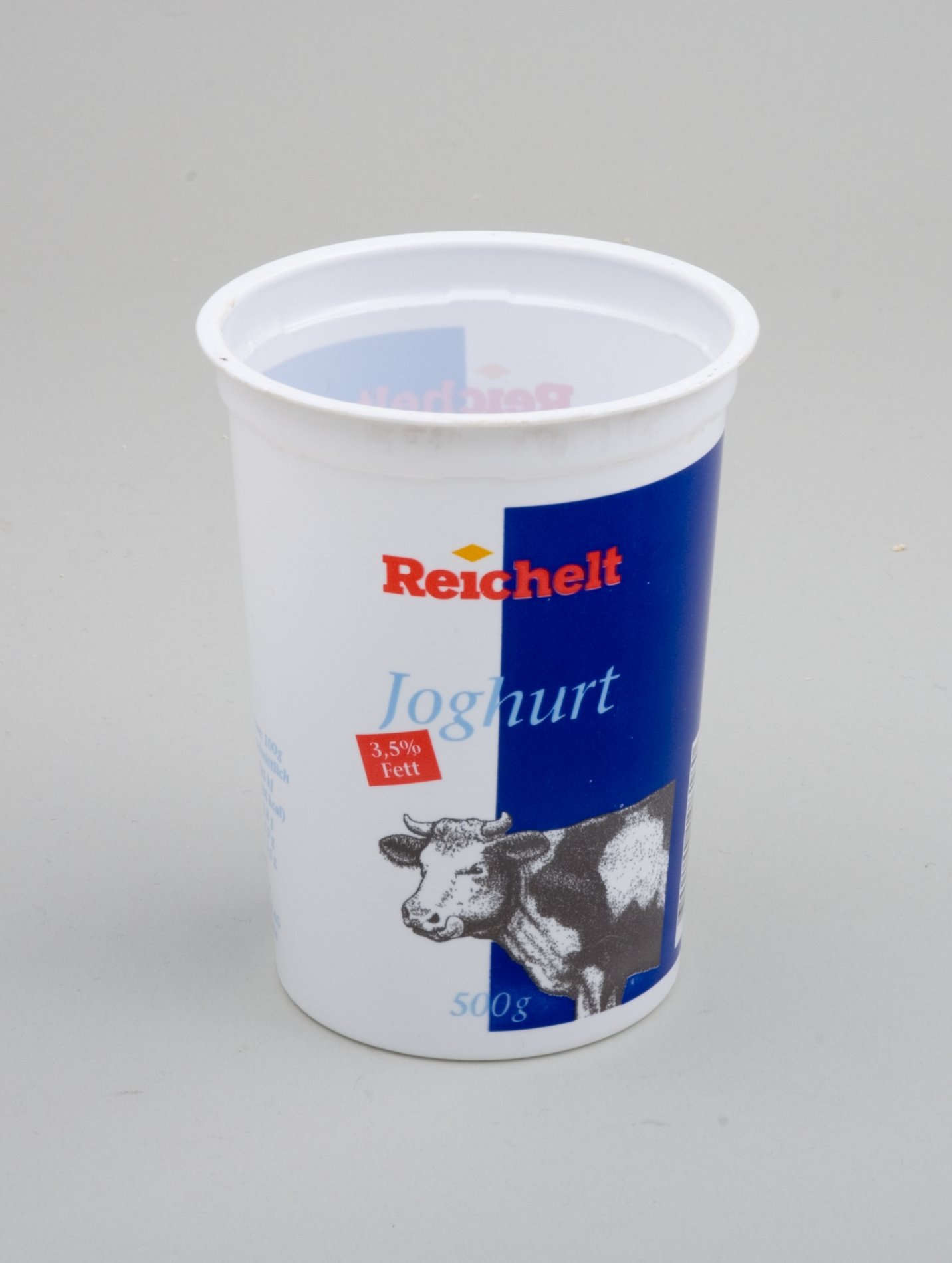 Warenmuster "Joghurt" Becher der Firma "Reichelt" (Stiftung Domäne Dahlem - Landgut und Museum, Weiternutzung nur mit Genehmigung des Museums CC BY-NC-SA)