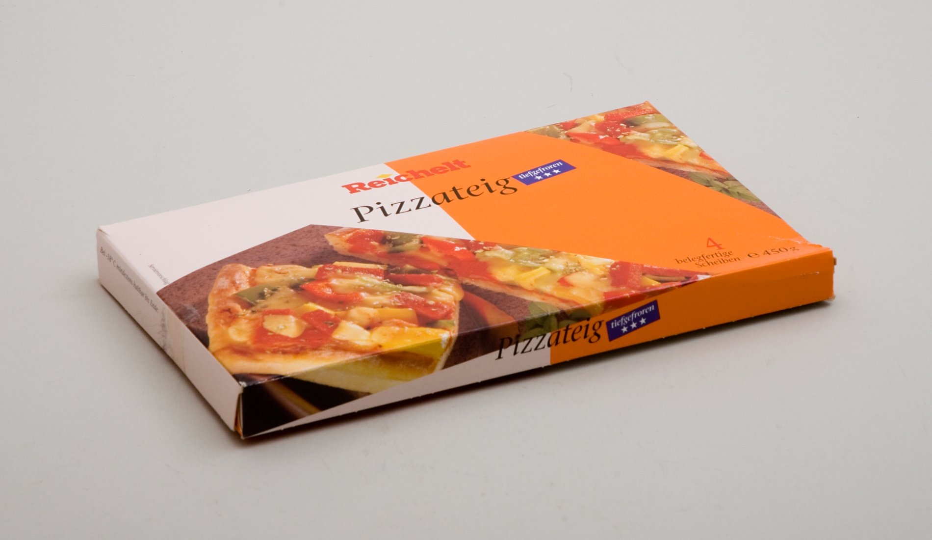 Verpackung "Pizzateig" der Firma "Reichelt" (Stiftung Domäne Dahlem - Landgut und Museum, Weiternutzung nur mit Genehmigung des Museums CC BY-NC-SA)