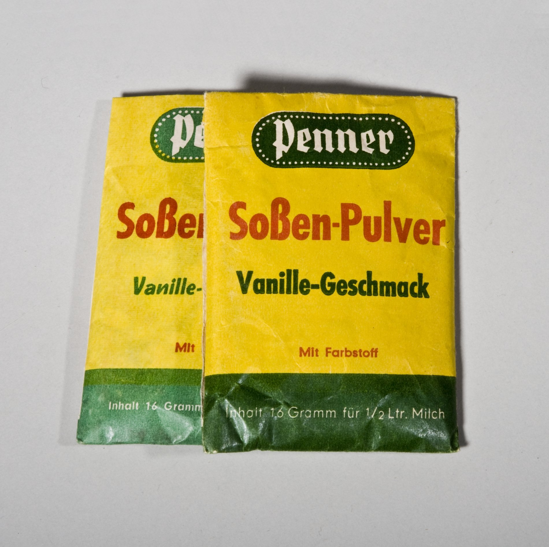 Päckchen "Soßen-Pulver Vanille-Geschmack" der Firma "Penner" (Stiftung Domäne Dahlem - Landgut und Museum, Weiternutzung nur mit Genehmigung des Museums CC BY-NC-SA)