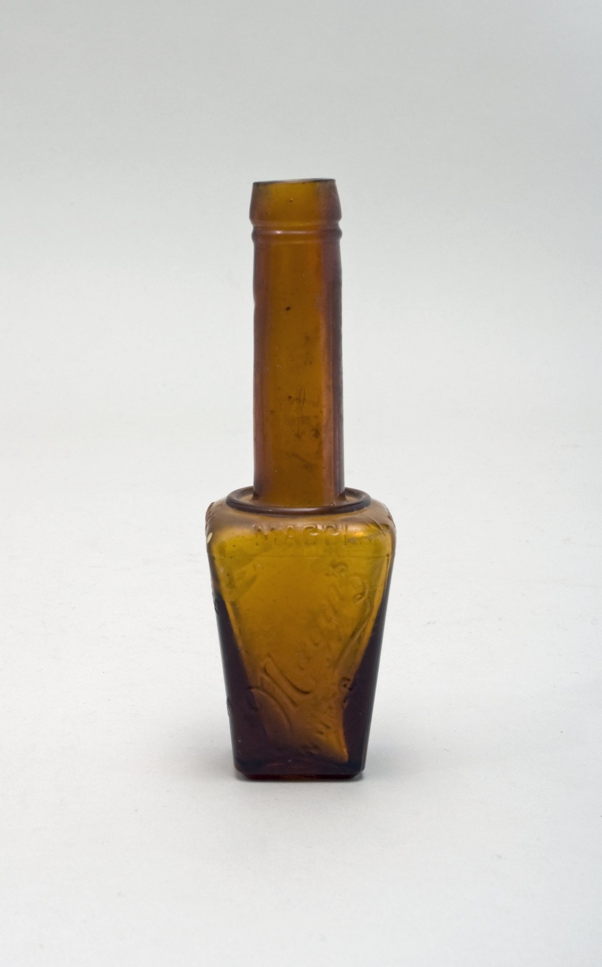 "Maggi" Würz-Flasche "1" (Stiftung Domäne Dahlem - Landgut und Museum, Weiternutzung nur mit Genehmigung des Museums CC BY-NC-SA)