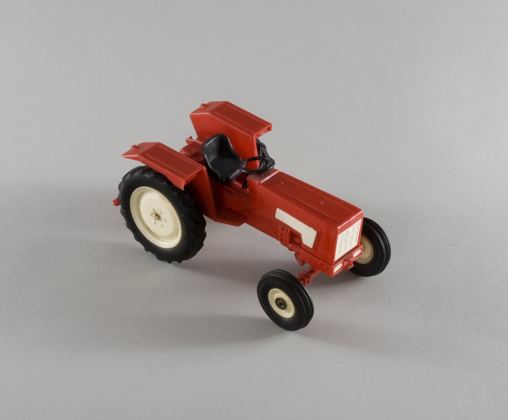 Spielzeugmodell: "Hanomag" - Traktor Perfekt 400 (Stiftung Domäne Dahlem - Landgut und Museum, Weiternutzung nur mit Genehmigung des Museums CC BY-NC-SA)