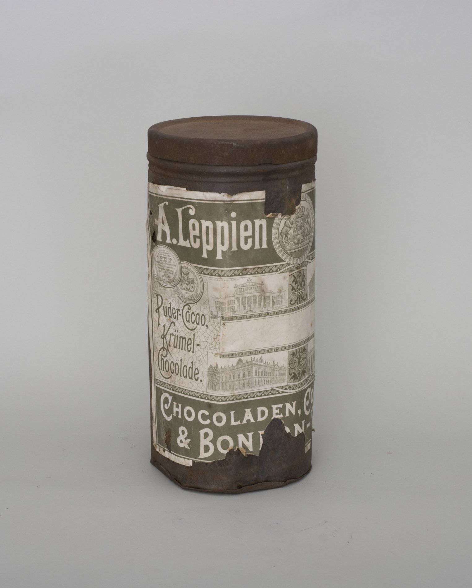 Kakao-Dose "A. Leppien" (Stiftung Domäne Dahlem - Landgut und Museum, Weiternutzung nur mit Genehmigung des Museums CC BY-NC-SA)