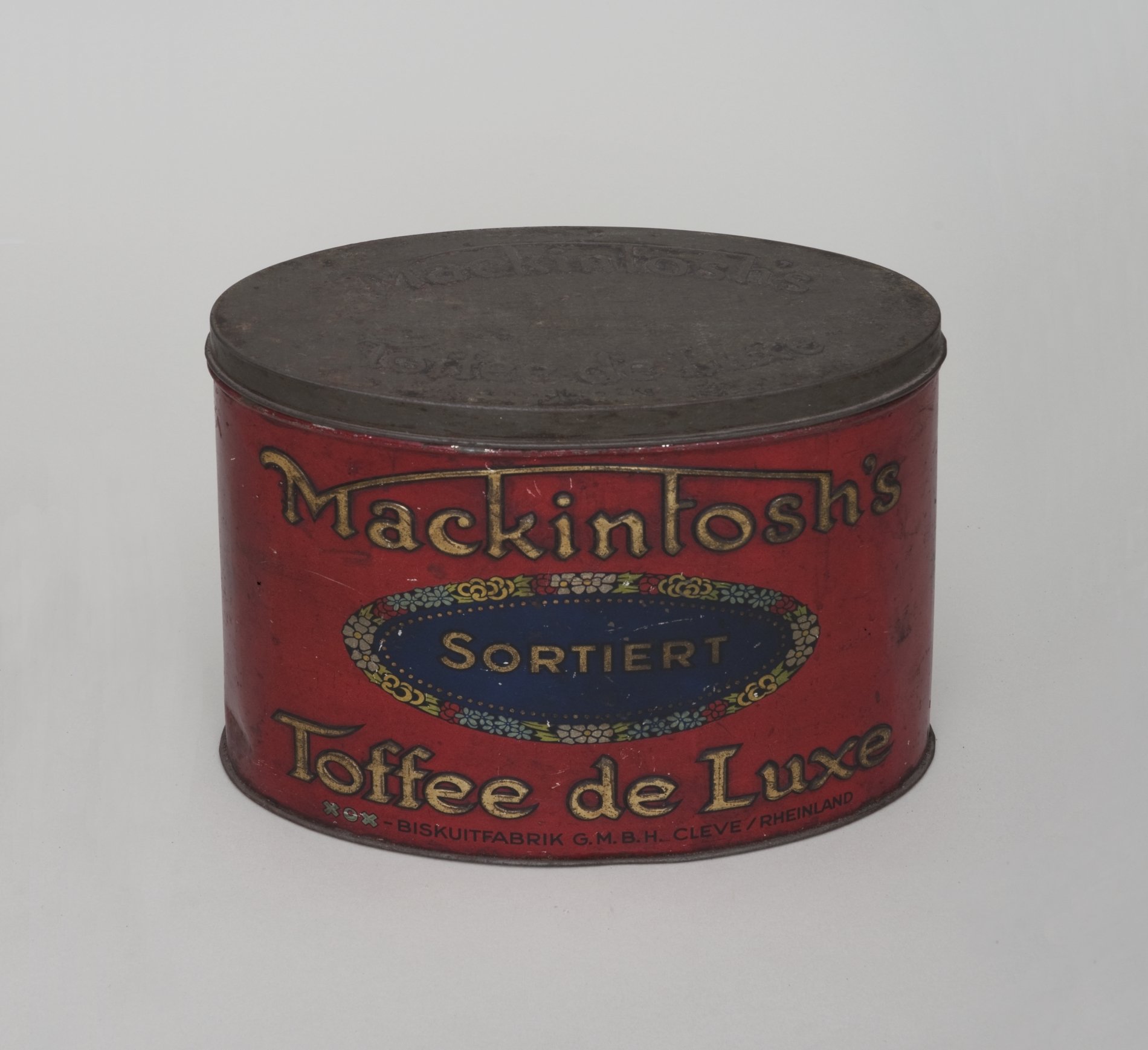 Bonbon-Dose "Mackintosh's Toffee de Luxe" (Stiftung Domäne Dahlem - Landgut und Museum, Weiternutzung nur mit Genehmigung des Museums CC BY-NC-SA)