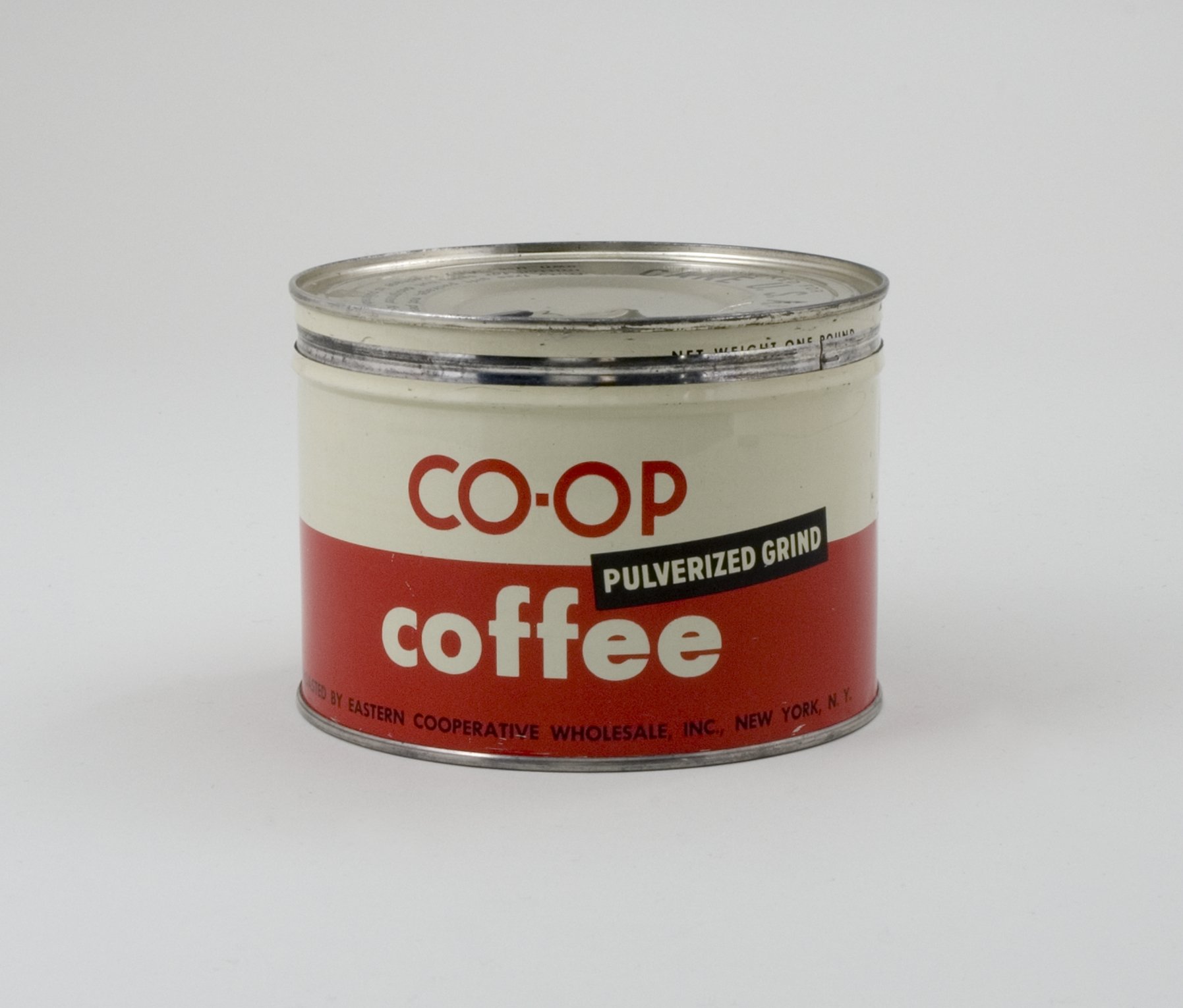 Blechdose aus Care-Paket "CO-OP Coffee - Pulverized Grind" (Stiftung Domäne Dahlem - Landgut und Museum, Weiternutzung nur mit Genehmigung des Museums CC BY-NC-SA)