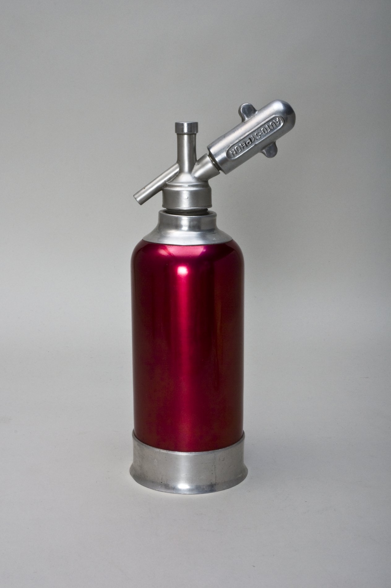 Siphonflasche (Sodawasserbereiter) "AUTOSYPHON" (Stiftung Domäne Dahlem - Landgut und Museum, Weiternutzung nur mit Genehmigung des Museums CC BY-NC-SA)