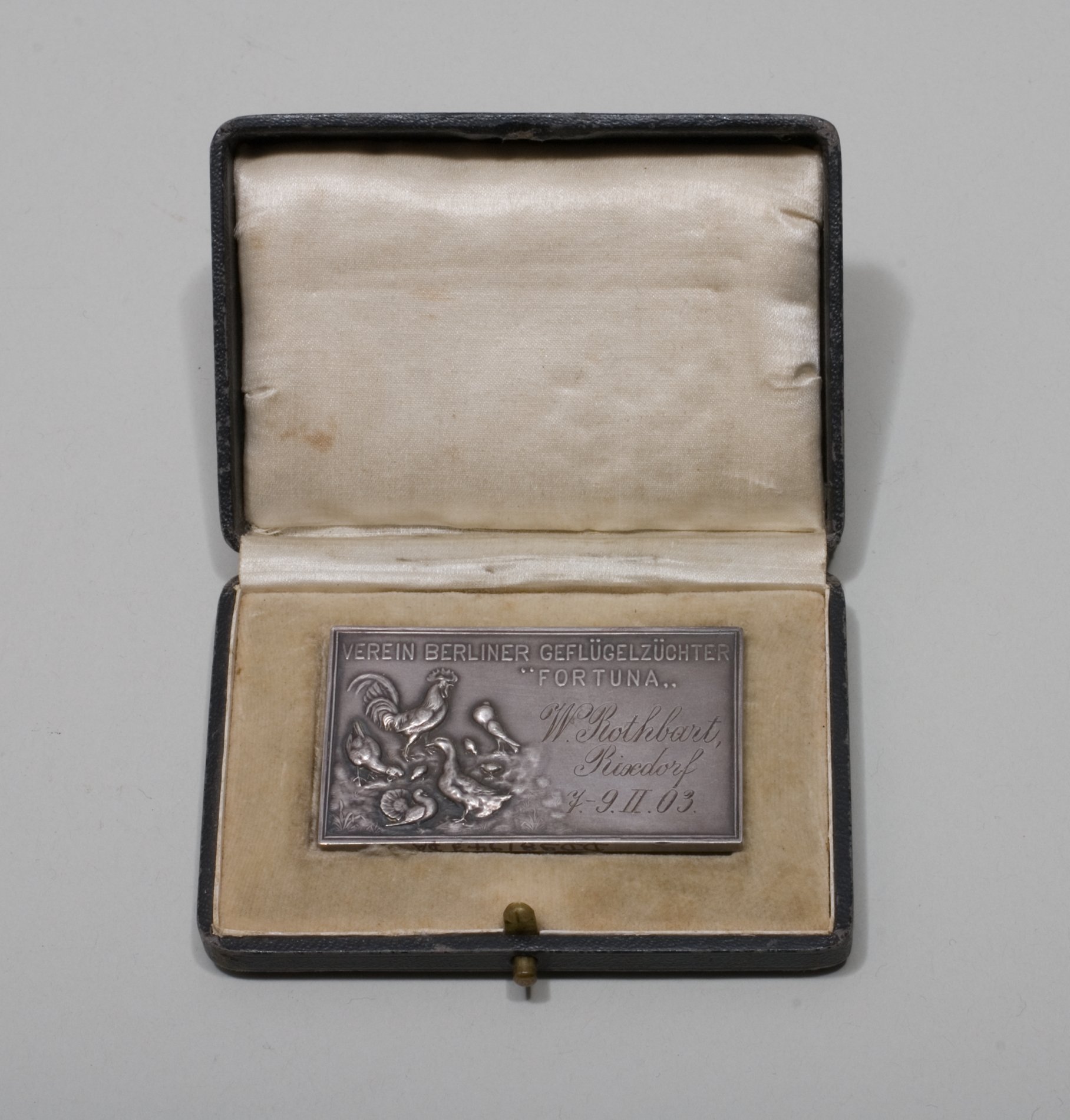Medaillen "Verein Berliner Geflügelzüchter Fortuna", 1902/1903 (Stiftung Domäne Dahlem - Landgut und Museum, Weiternutzung nur mit Genehmigung des Museums CC BY-NC-SA)