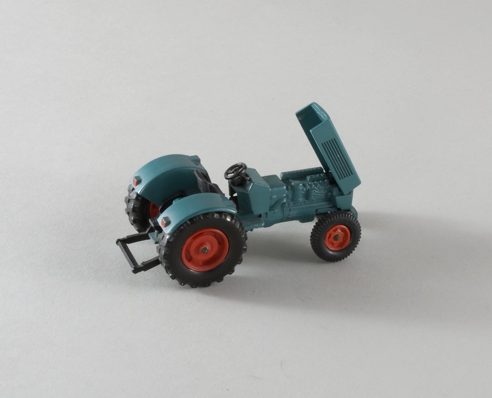 Spielzeugmodell: "Hanomag" - Traktor R 900 (Stiftung Domäne Dahlem - Landgut und Museum, Weiternutzung nur mit Genehmigung des Museums CC BY-NC-SA)