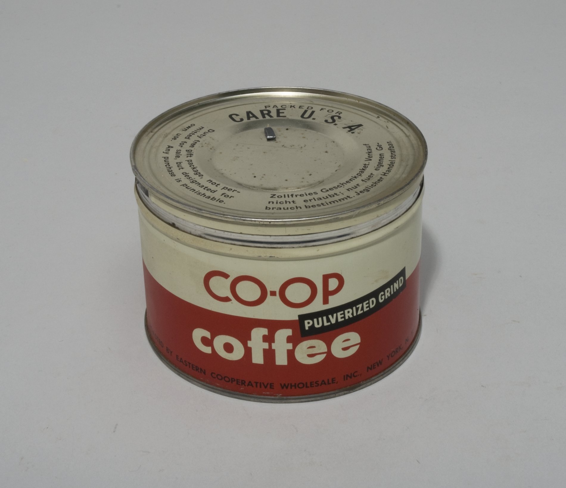 Blechdose "CO-OP Coffee" (Stiftung Domäne Dahlem - Landgut und Museum, Weiternutzung nur mit Genehmigung des Museums CC BY-NC-SA)