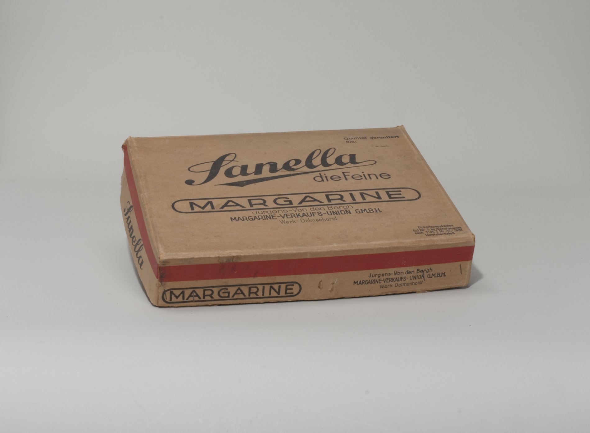 Verpackungskarton "Sanella" (Stiftung Domäne Dahlem - Landgut und Museum, Weiternutzung nur mit Genehmigung des Museums CC BY-NC-SA)