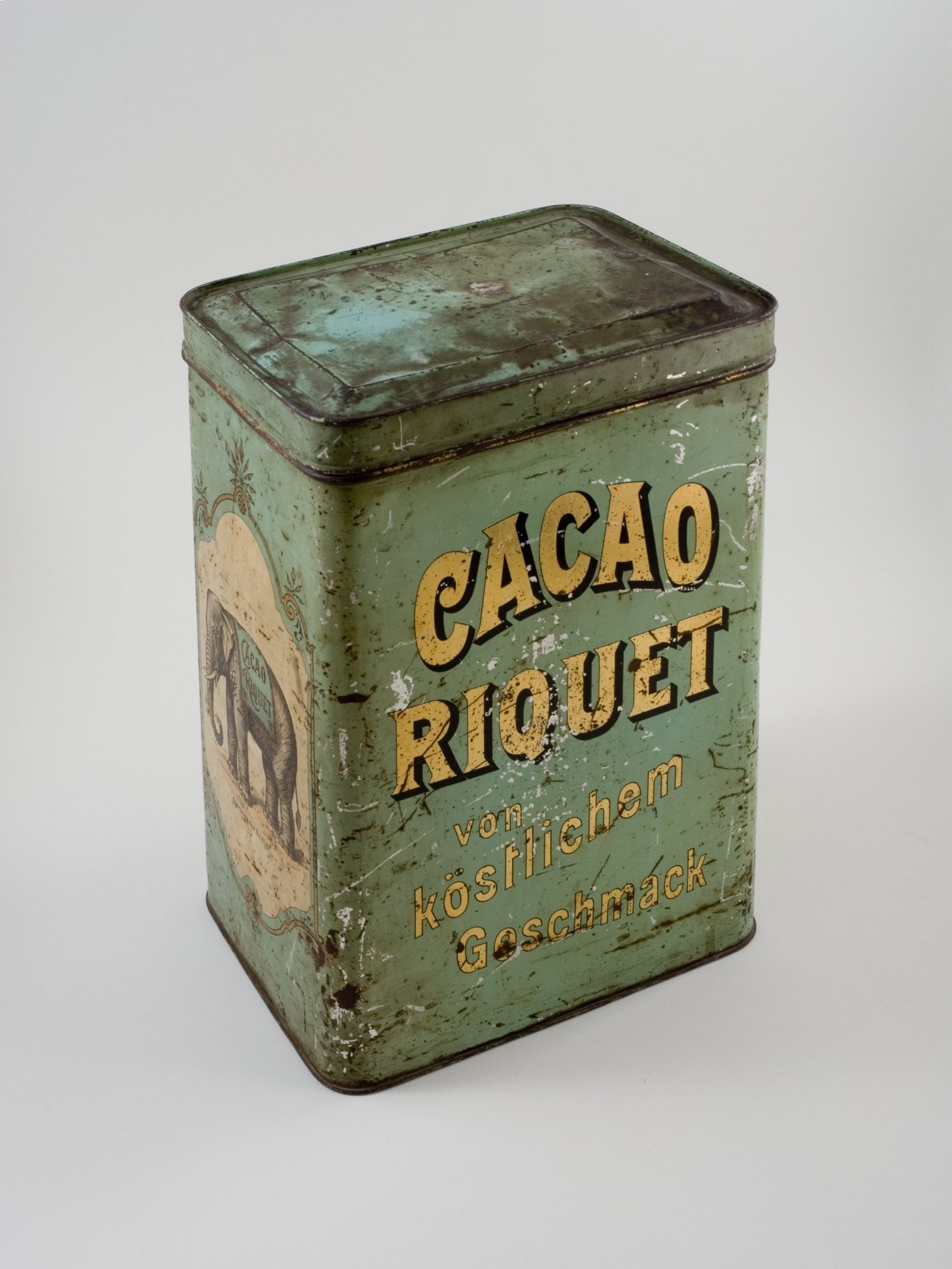 Große Dose für "Cacao" der Firma "Riquet" (Stiftung Domäne Dahlem - Landgut und Museum, Weiternutzung nur mit Genehmigung des Museums CC BY-NC-SA)
