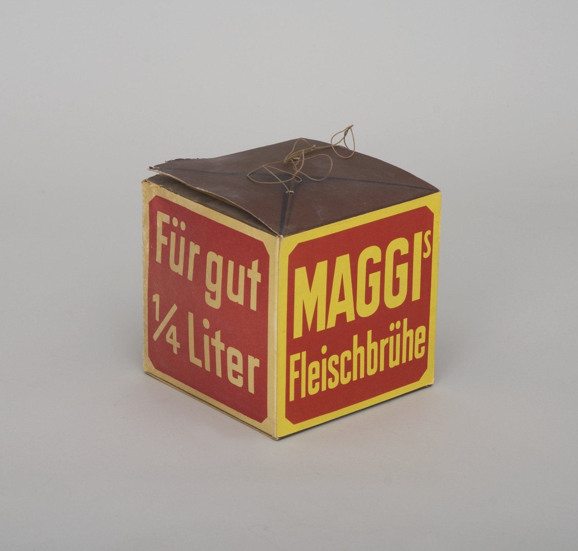 Schaupackung "Maggi - Fleischbrühe" (Stiftung Domäne Dahlem - Landgut und Museum, Weiternutzung nur mit Genehmigung des Museums CC BY-NC-SA)