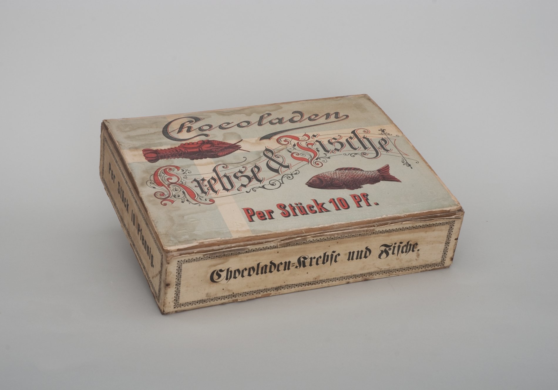 Kiste für "Chocoladen Krebse & Fische" (Stiftung Domäne Dahlem - Landgut und Museum, Weiternutzung nur mit Genehmigung des Museums CC BY-NC-SA)