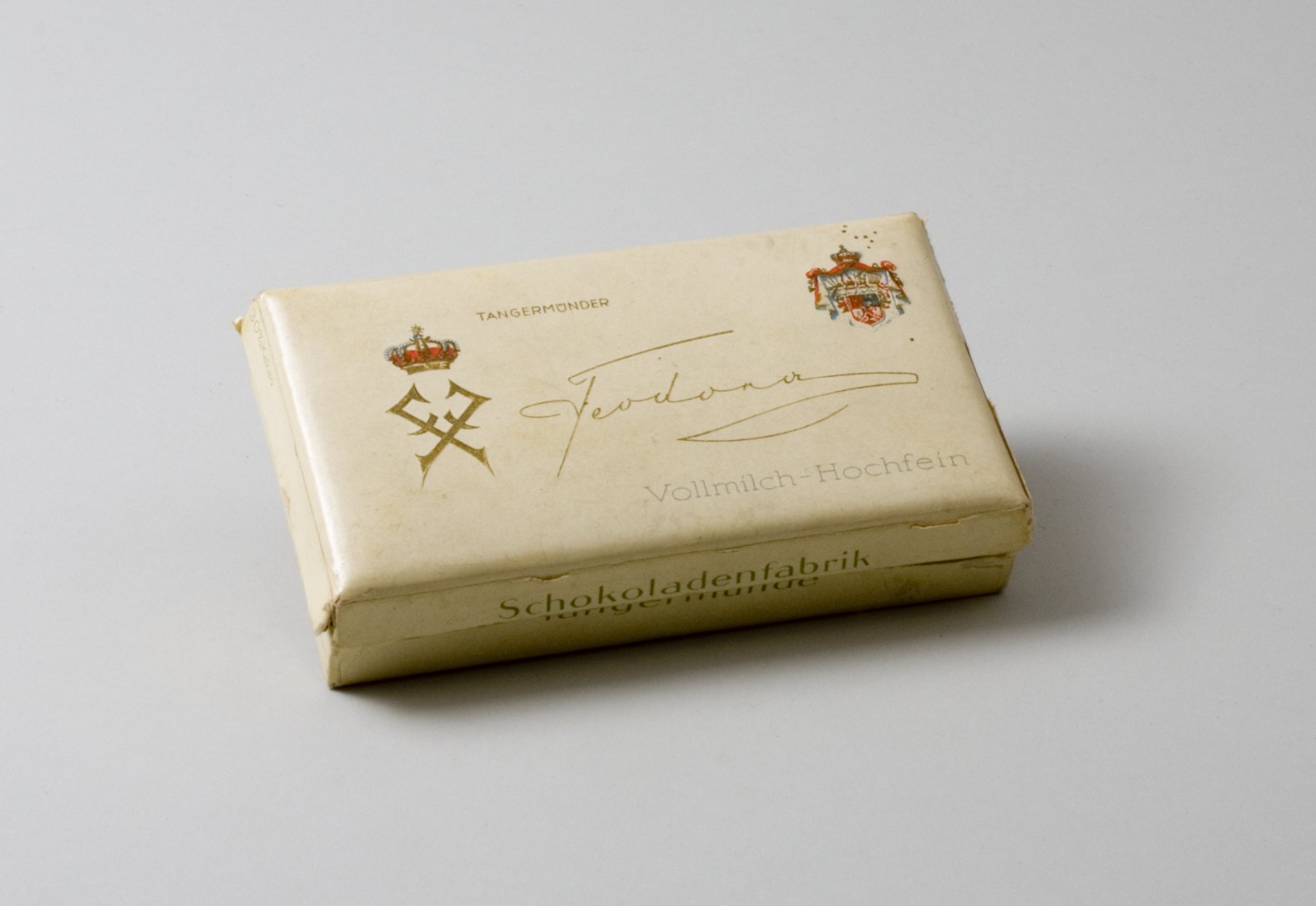 Schokoladenpackung "Feodora - Vollmilch-Hochfein" (Stiftung Domäne Dahlem - Landgut und Museum, Weiternutzung nur mit Genehmigung des Museums CC BY-NC-SA)