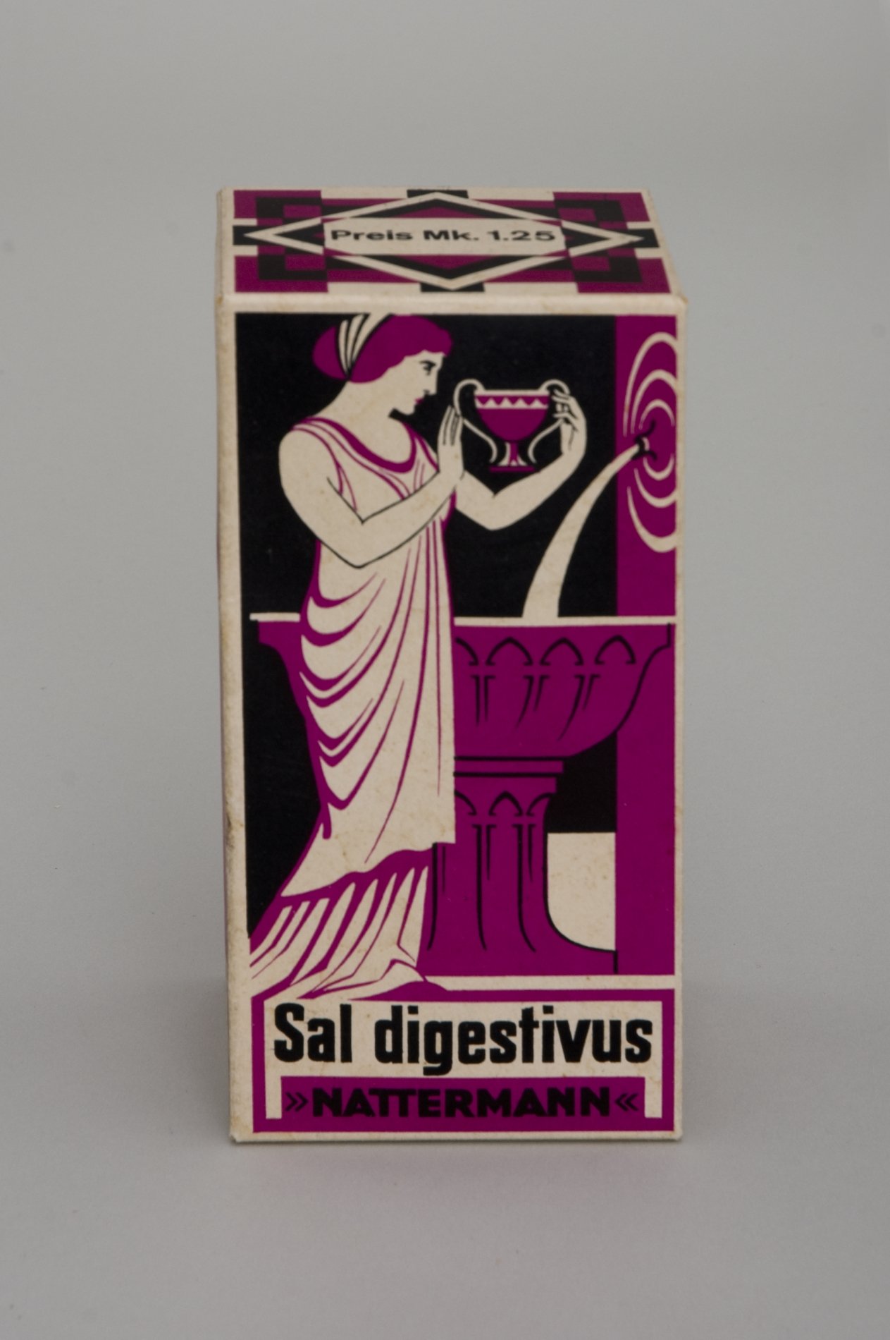Packung "Künstliches Brunnensalz - Sal digestivus" von "A. Nattermann" (Stiftung Domäne Dahlem - Landgut und Museum, Weiternutzung nur mit Genehmigung des Museums CC BY-NC-SA)