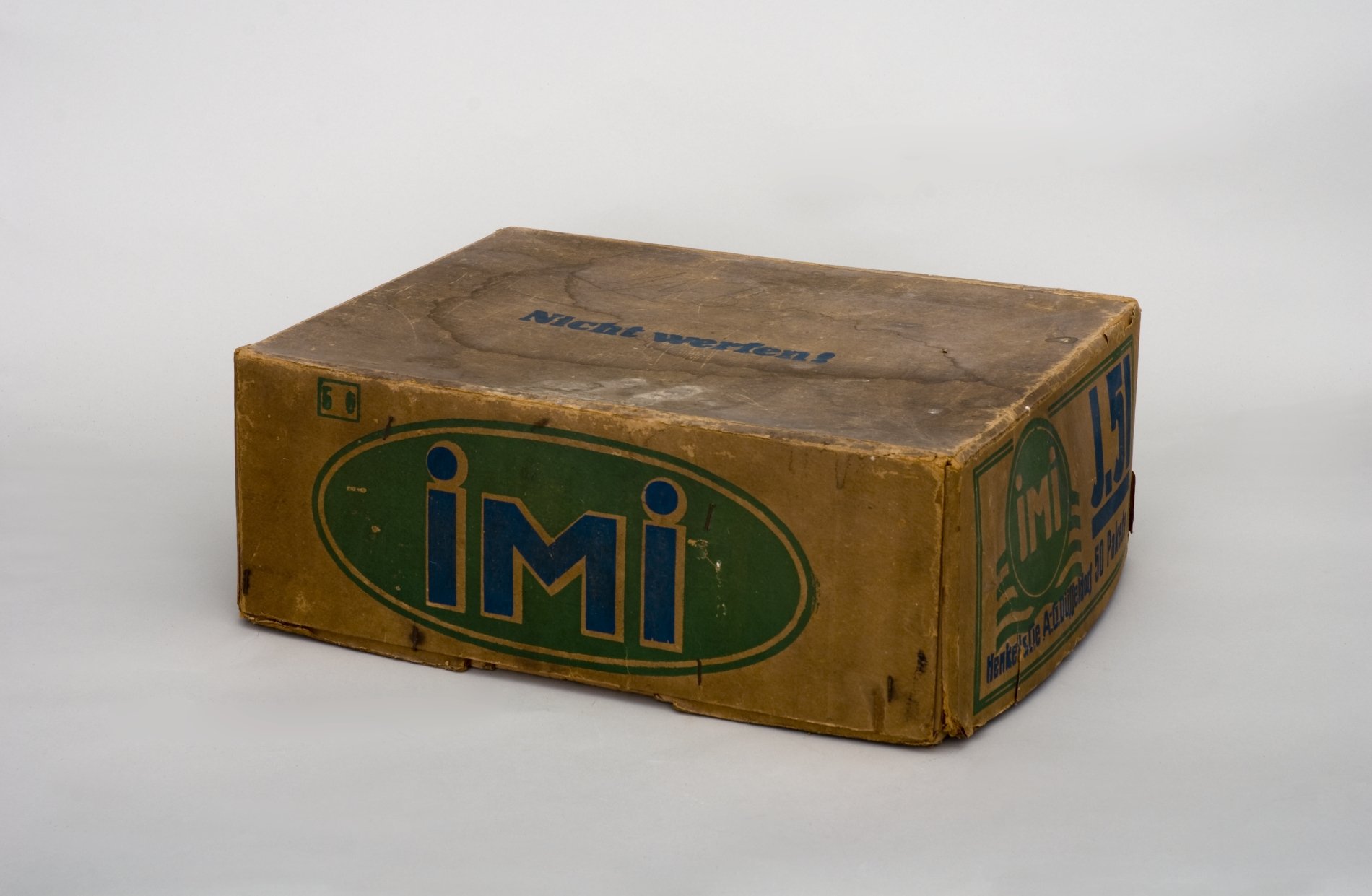 Karton für das Waschmittel "iMi" von "Henkel" (Stiftung Domäne Dahlem - Landgut und Museum, Weiternutzung nur mit Genehmigung des Museums CC BY-NC-SA)