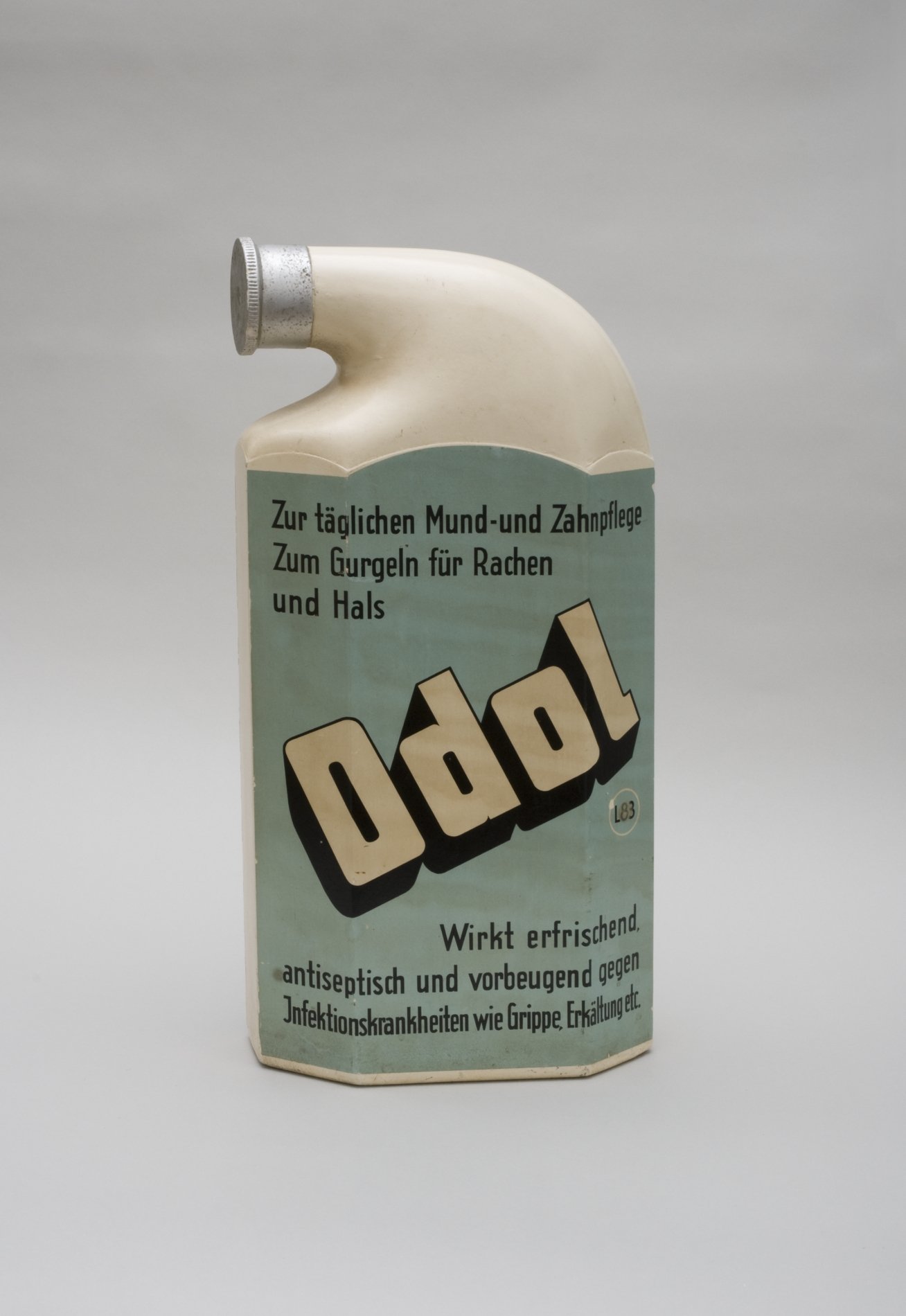 Große "Odol" - Reklameflasche (Stiftung Domäne Dahlem - Landgut und Museum, Weiternutzung nur mit Genehmigung des Museums CC BY-NC-SA)