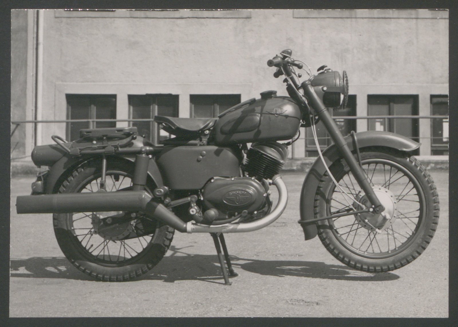 Fotografie: Motorrad, vermutlich genutzt durch Bundeswehr (Stiftung Deutsches Technikmuseum Berlin CC0)
