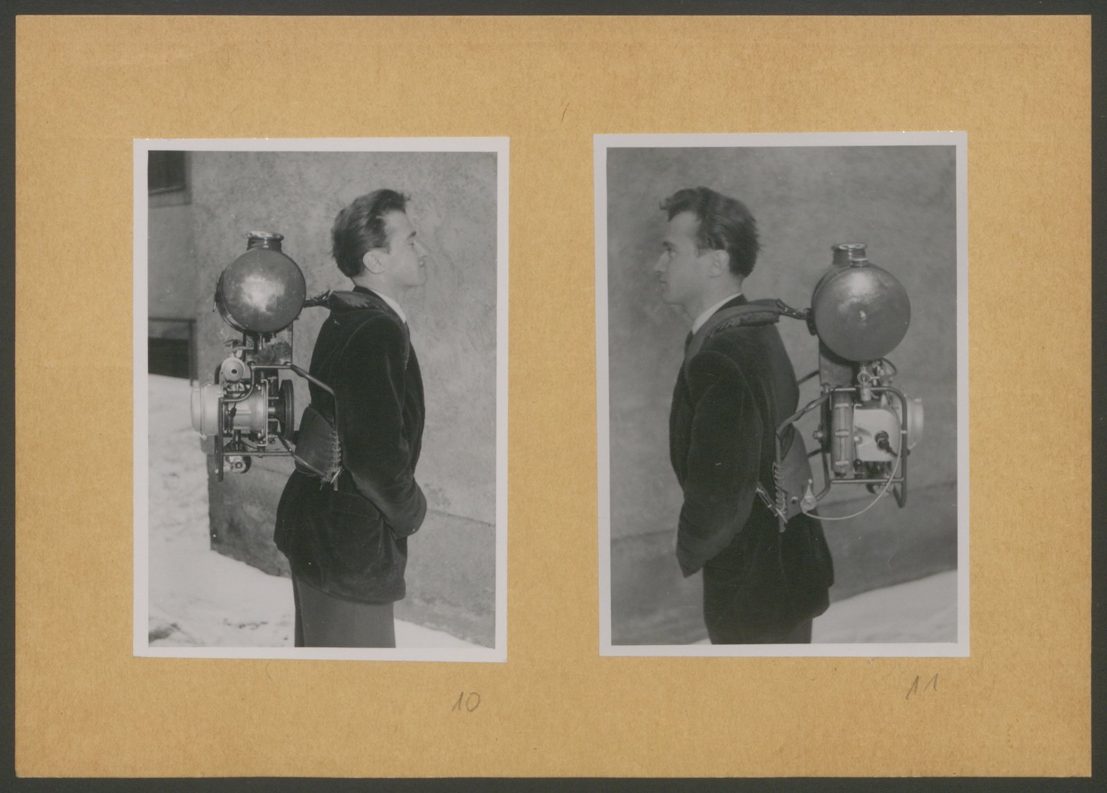 Fotografie: Mann mit auf dem Rücken tragbarem Motor, mehrere Motive (Stiftung Deutsches Technikmuseum Berlin CC0)