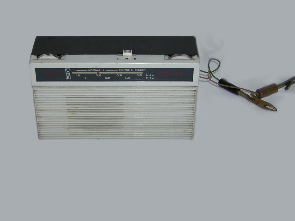 Kofferradio    Stern 103  (umgebaut zum Autoradio) (Museum Pankow CC BY-NC-SA)