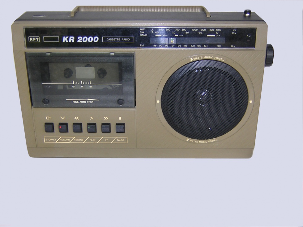 Kofferradio KR 2000 (Museum Pankow CC BY-NC-SA)