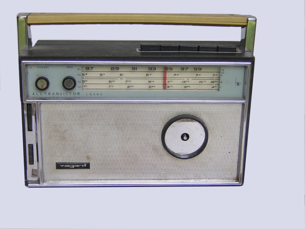 Kofferradio  Alltransistor Luxus (Museum Pankow CC BY-NC-SA)