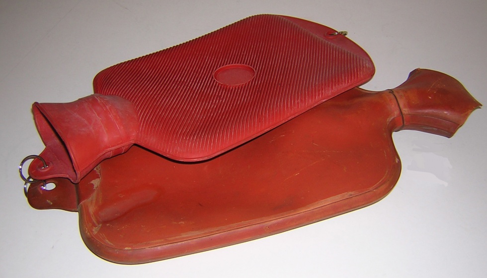 Wärmflaschen (2x) (Museum Pankow CC BY-NC-SA)