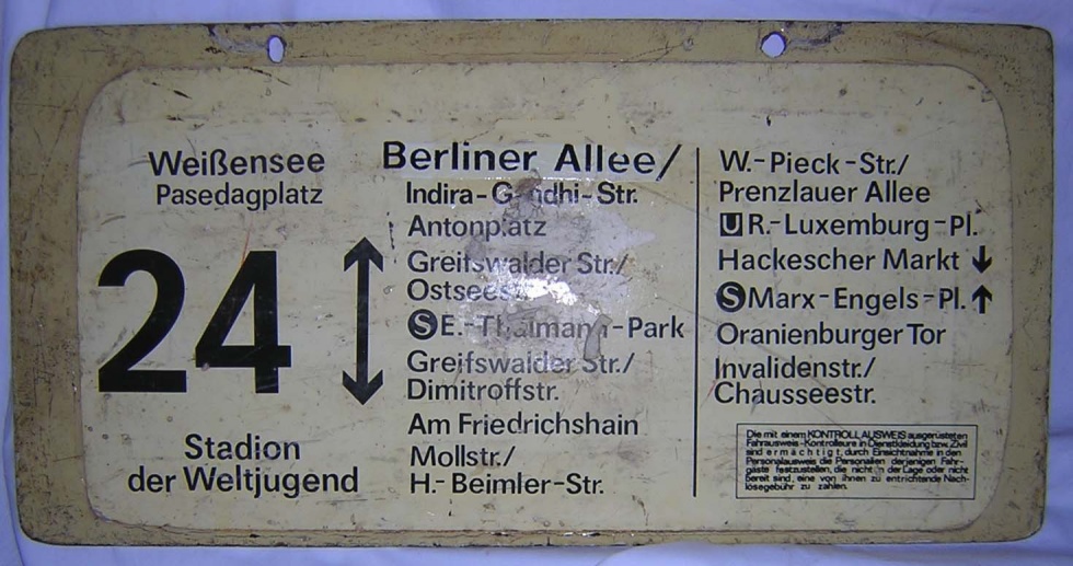 Straßenbahnlinienschild der Linie 24 (Museum Pankow CC BY-NC-SA)