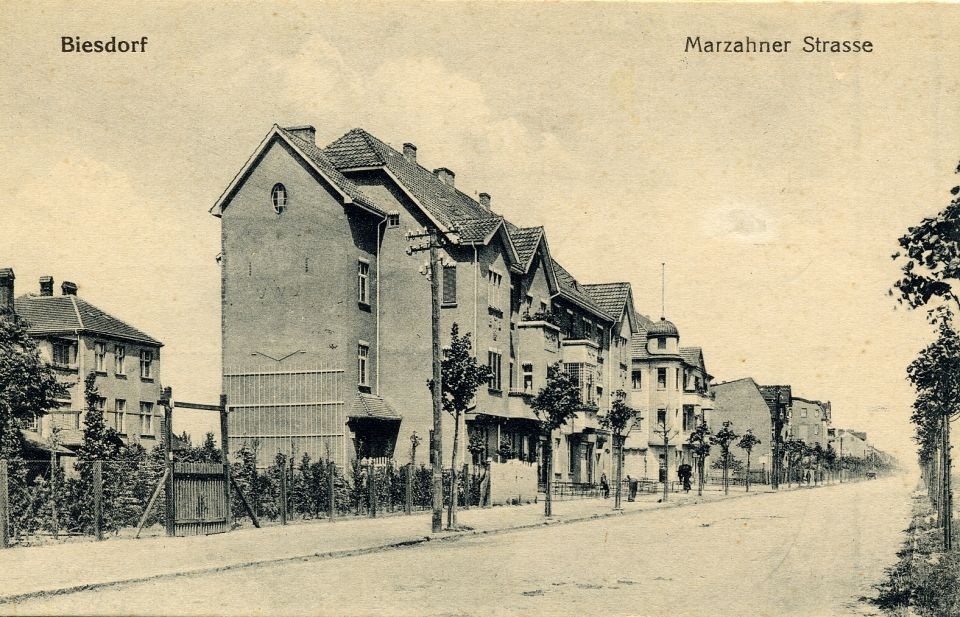 Ansichtskarte: Marzahner Straße, Biesdorf (Bezirksmuseum Marzahn-Hellersdorf CC BY-NC-ND)