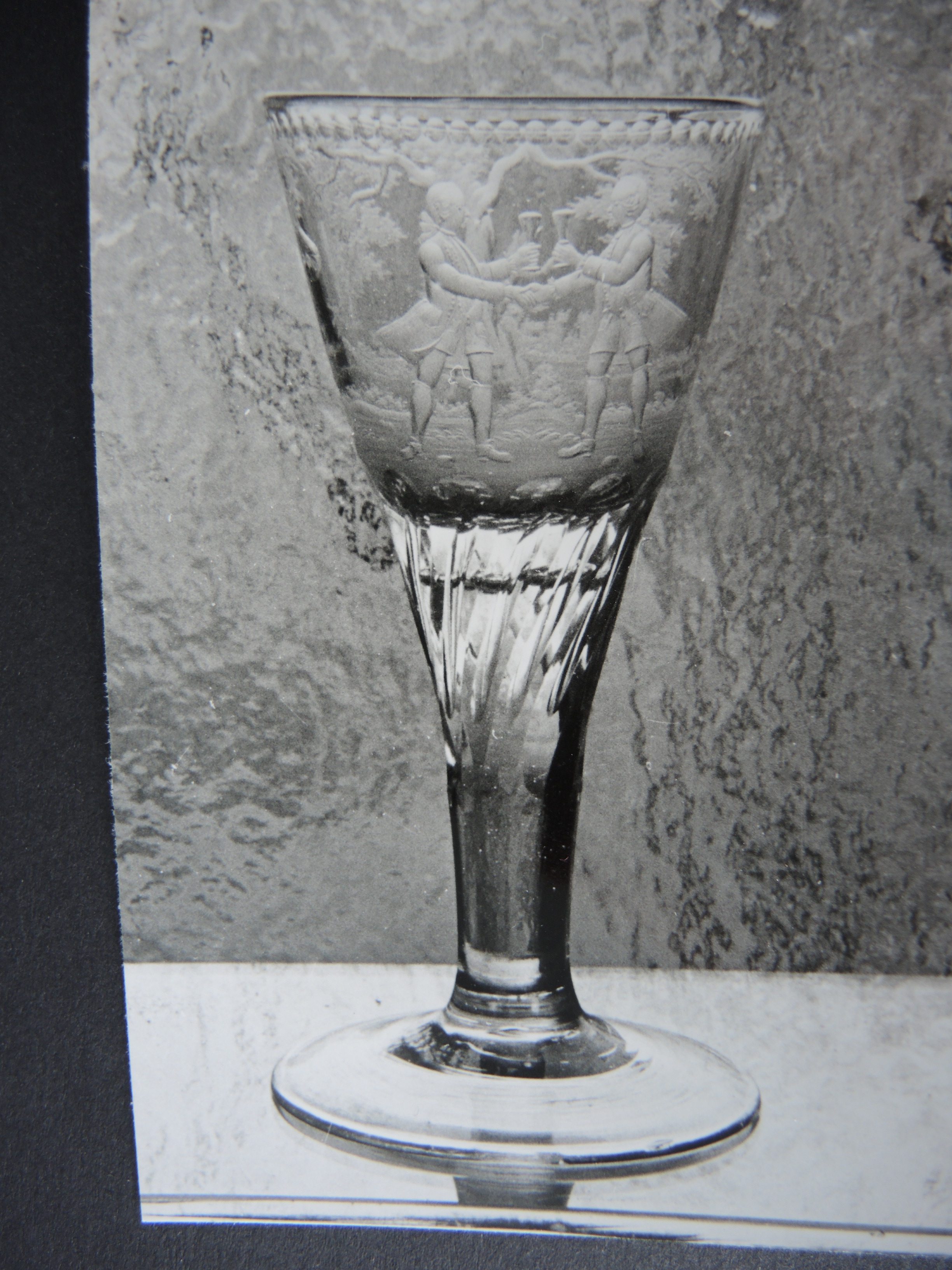 Kelchglas mit Mattschnitt (Stiftung Stadtmuseum Berlin CC BY-NC-SA)