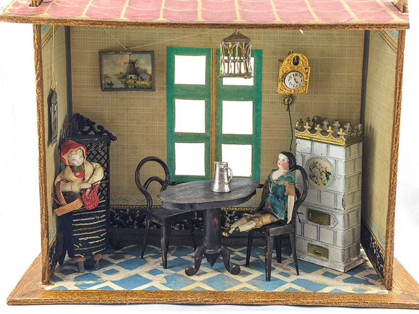 Puppenhaus zum Zusammenklappen (Historisches Spielzeug Berlin e.V CC BY-NC-SA)