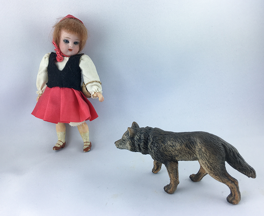 Rotkäppchen und der Wolf (Historisches Spielzeug Berlin e.V CC BY-NC-SA)