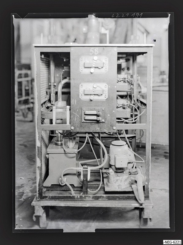 Pumpstand (Bildröhre) (www.industriesalon.de CC BY-SA)