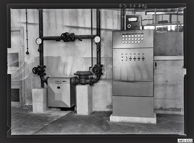 Tablett-Waschmaschine M 1312 (www.industriesalon.de CC BY-SA)